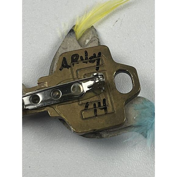 AR Joy Signed Bespoke Brooch Bird Key Feathers 2014 - Picture 8 of 10